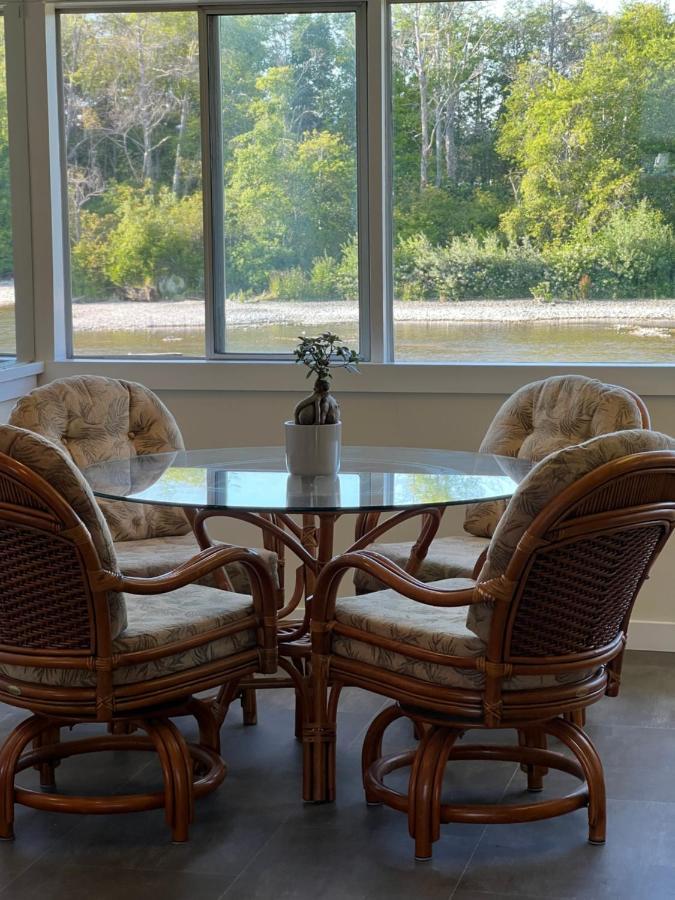 River House Hotel แคมป์เบลล์ริเวอร์ ภายนอก รูปภาพ